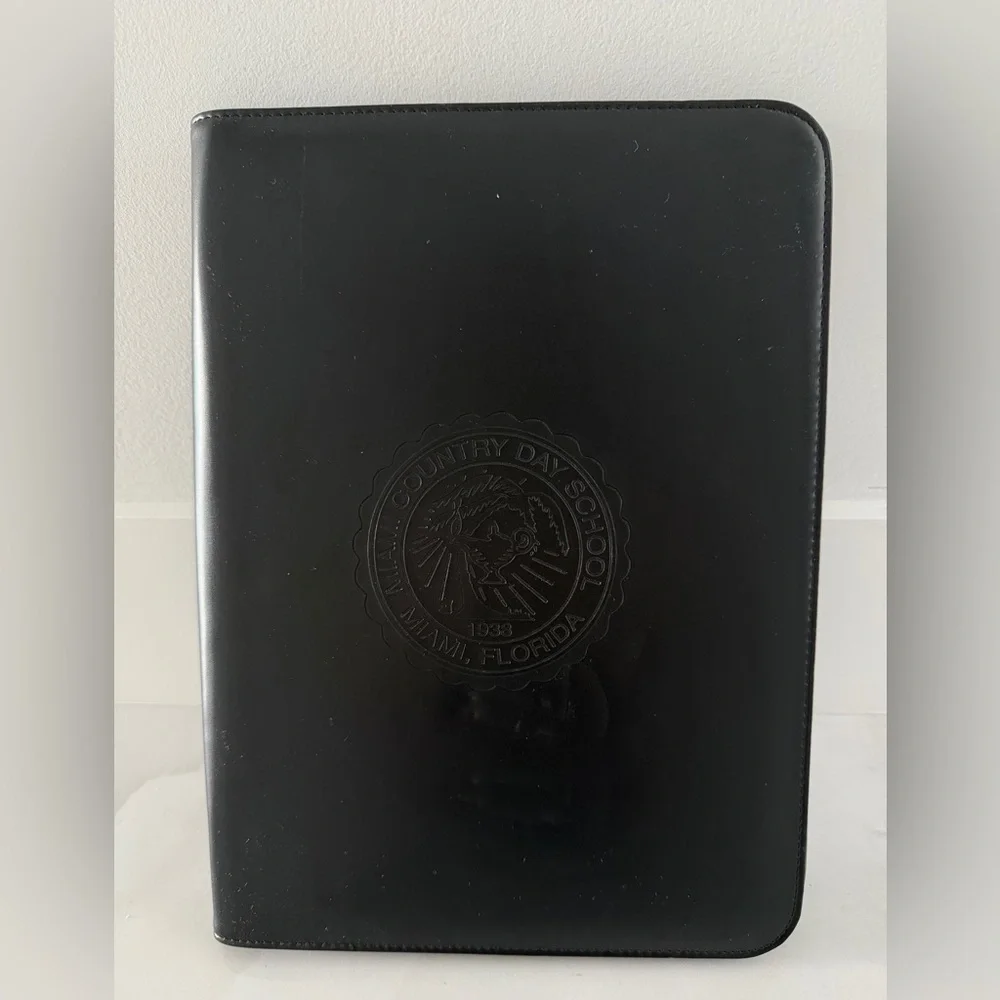 Embossed Zipper Portfolio Padfolio w Multiple Pockets Never Used PRICED TO SELL